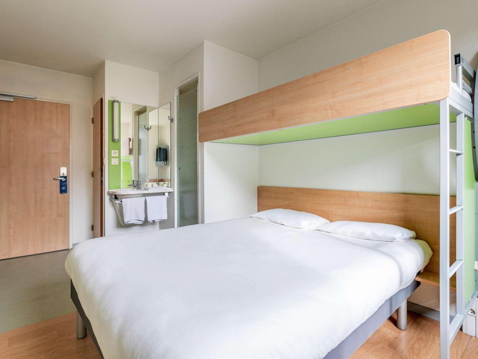 Ibis Budget Lyon Est Saint Quentin Fallavier ภายนอก รูปภาพ