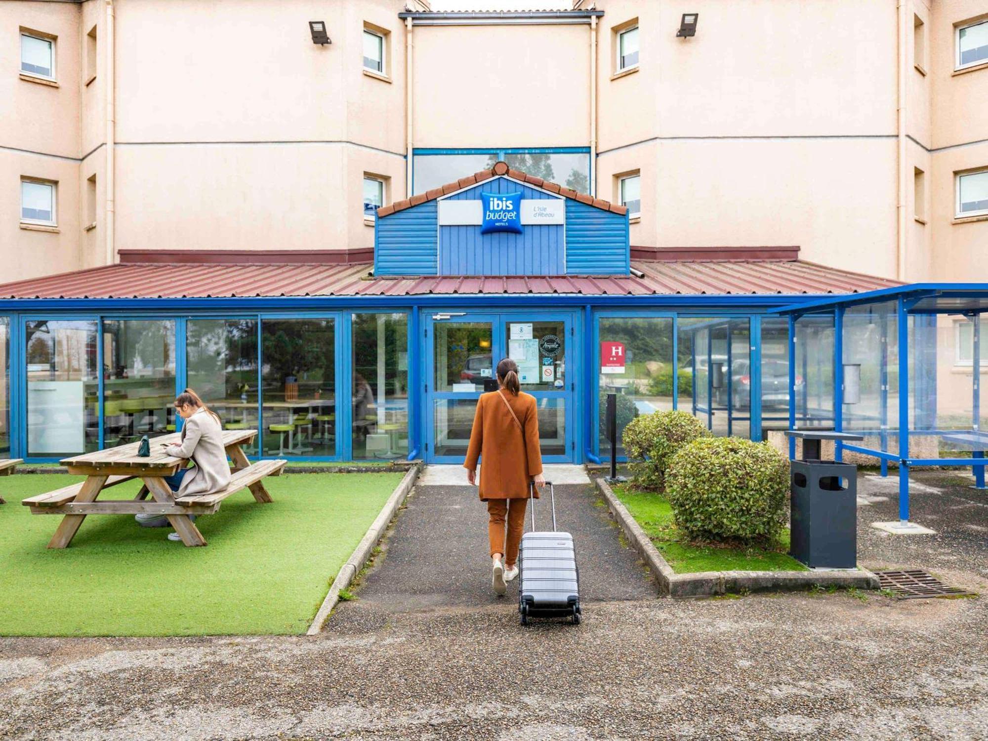 Ibis Budget Lyon Est Saint Quentin Fallavier ภายนอก รูปภาพ