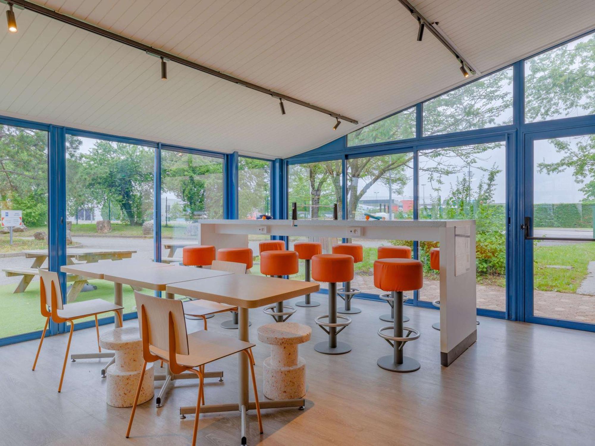 Ibis Budget Lyon Est Saint Quentin Fallavier ภายนอก รูปภาพ