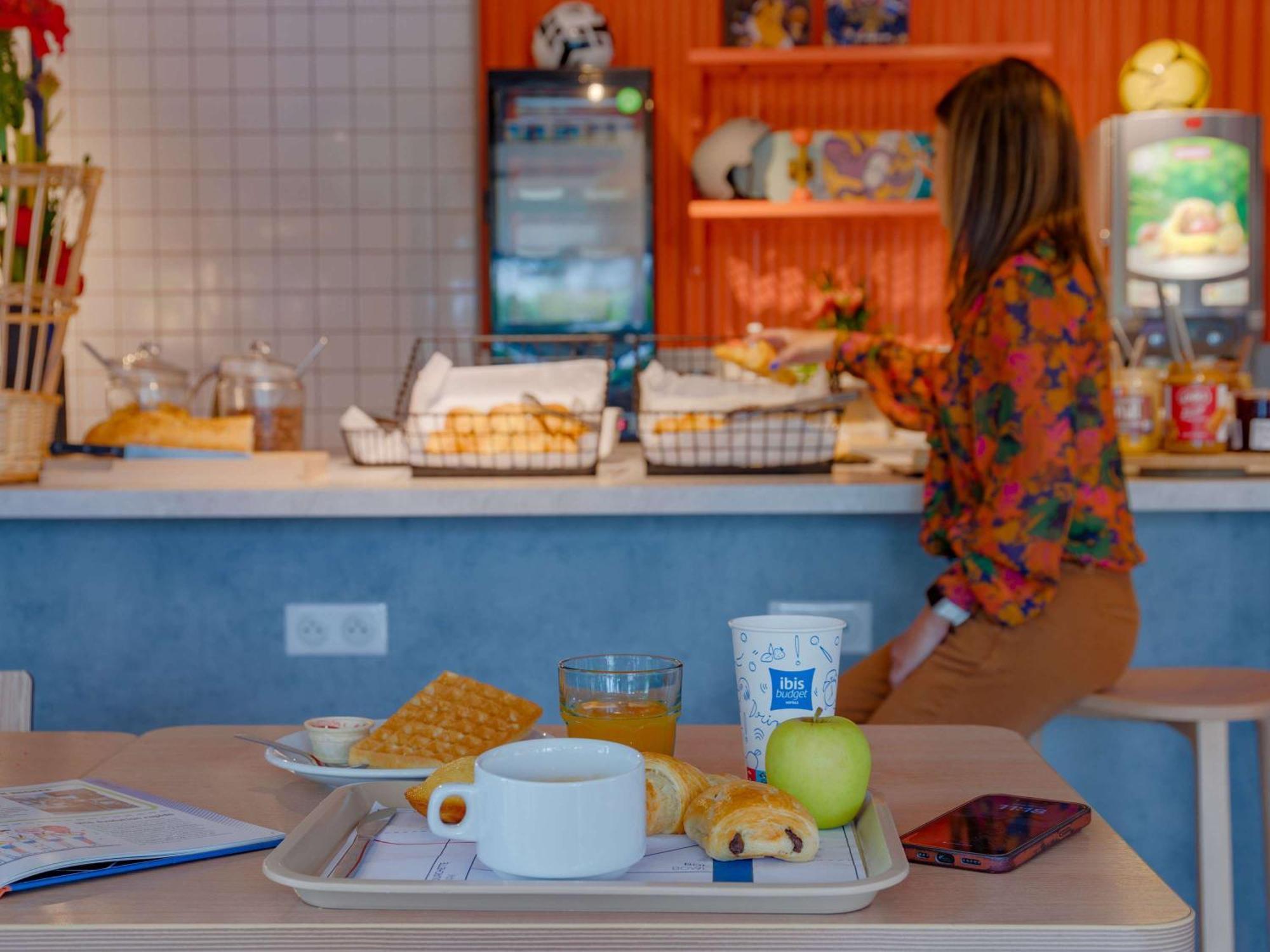 Ibis Budget Lyon Est Saint Quentin Fallavier ภายนอก รูปภาพ